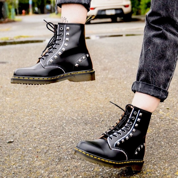 NWT Dr. Martens 1460 Studded Lace-Up Boots - Picture 5 of 6